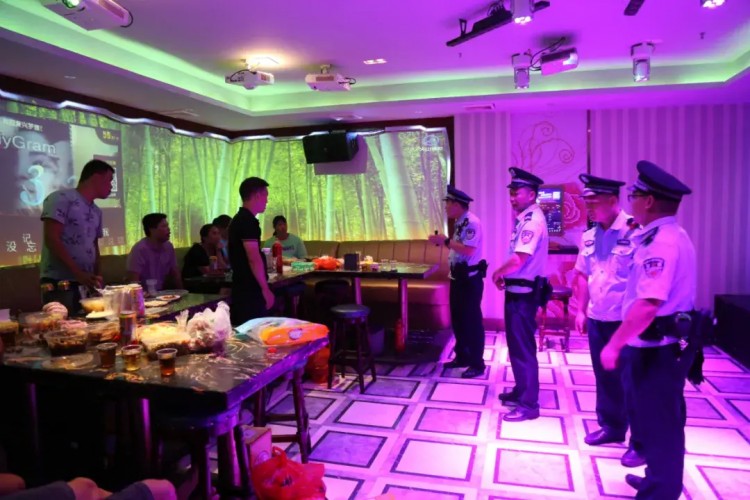 广西来宾：出动千名警力突击检查这些场所……